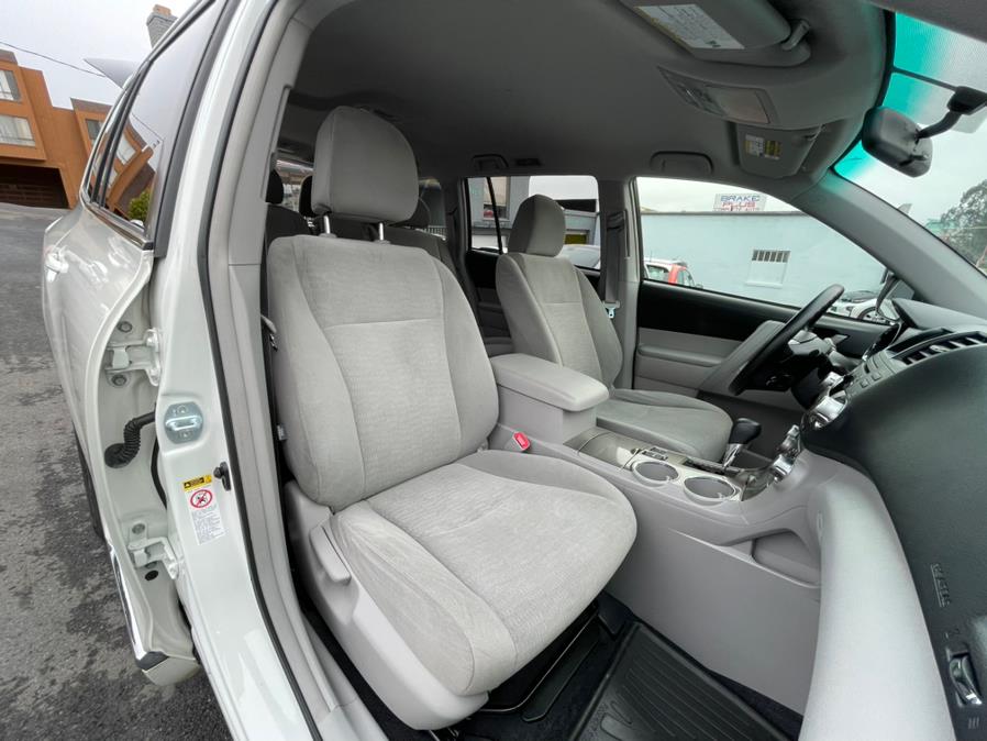 Used Toyota Highlander Hybrid 4WD 2012 | Green Light Auto Wholesale. Daly City, California Used Toyota Highlander Hybrid 4WD 2012 | Green Light Auto Wholesale. Daly City, California