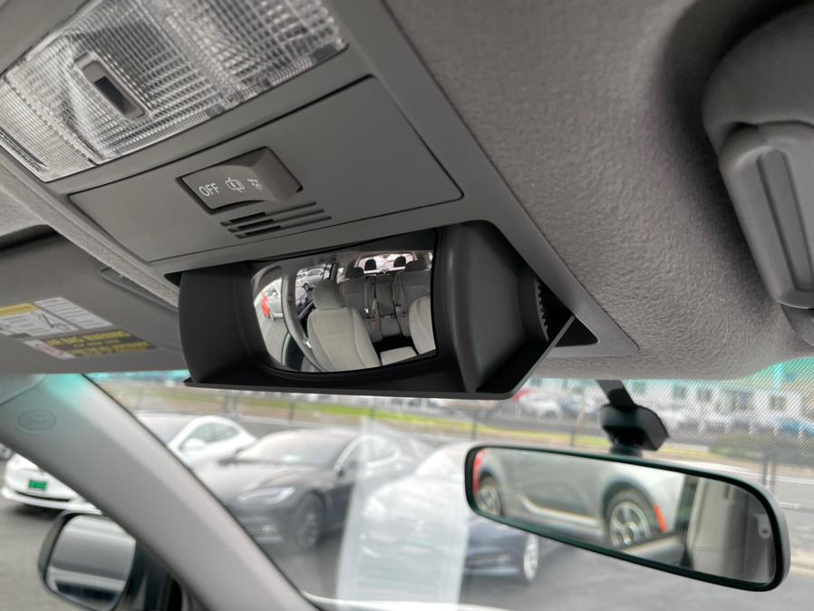 Used Toyota Highlander Hybrid 4WD 2012 | Green Light Auto Wholesale. Daly City, California Used Toyota Highlander Hybrid 4WD 2012 | Green Light Auto Wholesale. Daly City, California
