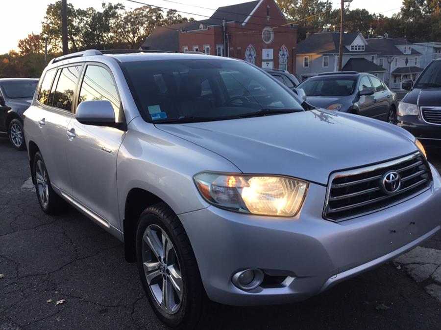 Used Toyota Highlander 4WD 4dr Sport 2008 | Liberty Motors. Manchester, Connecticut Used Toyota Highlander 4WD 4dr Sport 2008 | Liberty Motors. Manchester, Connecticut