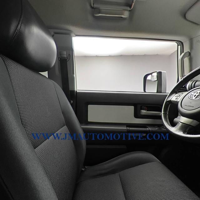 Used Toyota Fj Cruiser 4WD 4dr Auto 2011 | J&M Automotive Sls&Svc LLC. Naugatuck, Connecticut Used Toyota Fj Cruiser 4WD 4dr Auto 2011 | J&M Automotive Sls&Svc LLC. Naugatuck, Connecticut