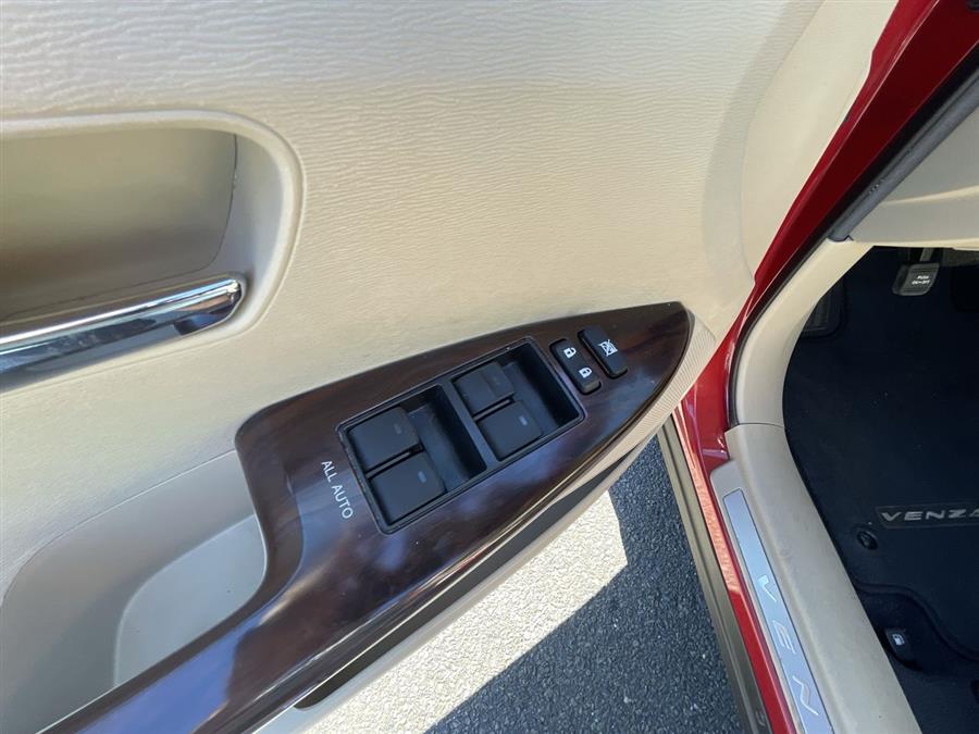 Used Toyota Venza 4dr Wgn I4 AWD LE (Natl) 2015 | Wiz Leasing Inc. Stratford, Connecticut Used Toyota Venza 4dr Wgn I4 AWD LE (Natl) 2015 | Wiz Leasing Inc. Stratford, Connecticut