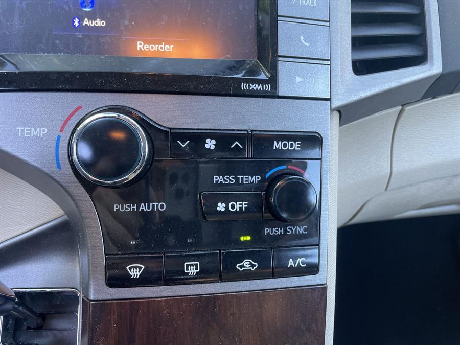 Used Toyota Venza 4dr Wgn I4 AWD LE (Natl) 2015 | Wiz Leasing Inc. Stratford, Connecticut Used Toyota Venza 4dr Wgn I4 AWD LE (Natl) 2015 | Wiz Leasing Inc. Stratford, Connecticut