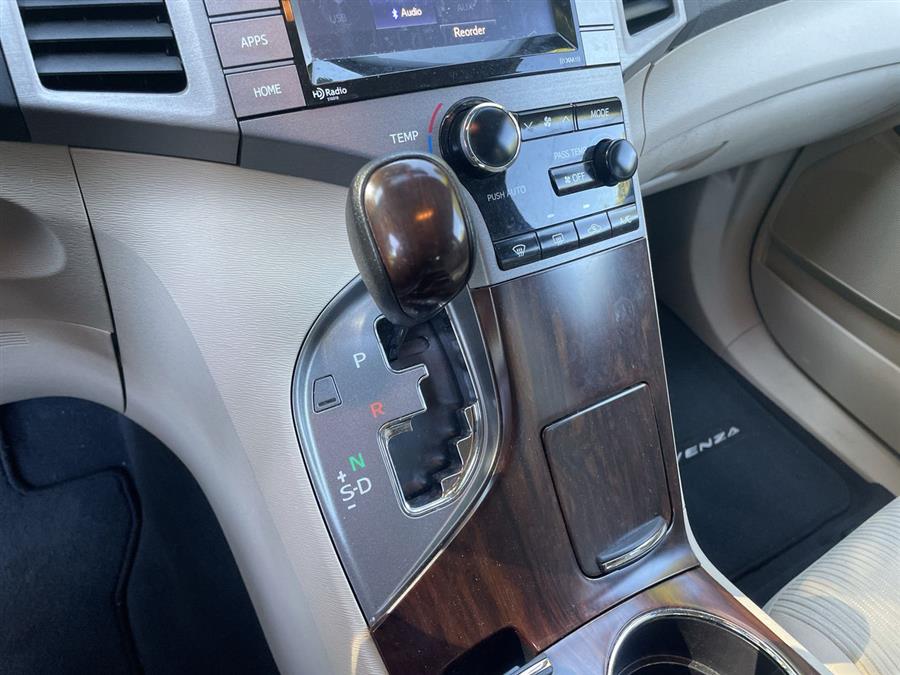 Used Toyota Venza 4dr Wgn I4 AWD LE (Natl) 2015 | Wiz Leasing Inc. Stratford, Connecticut Used Toyota Venza 4dr Wgn I4 AWD LE (Natl) 2015 | Wiz Leasing Inc. Stratford, Connecticut