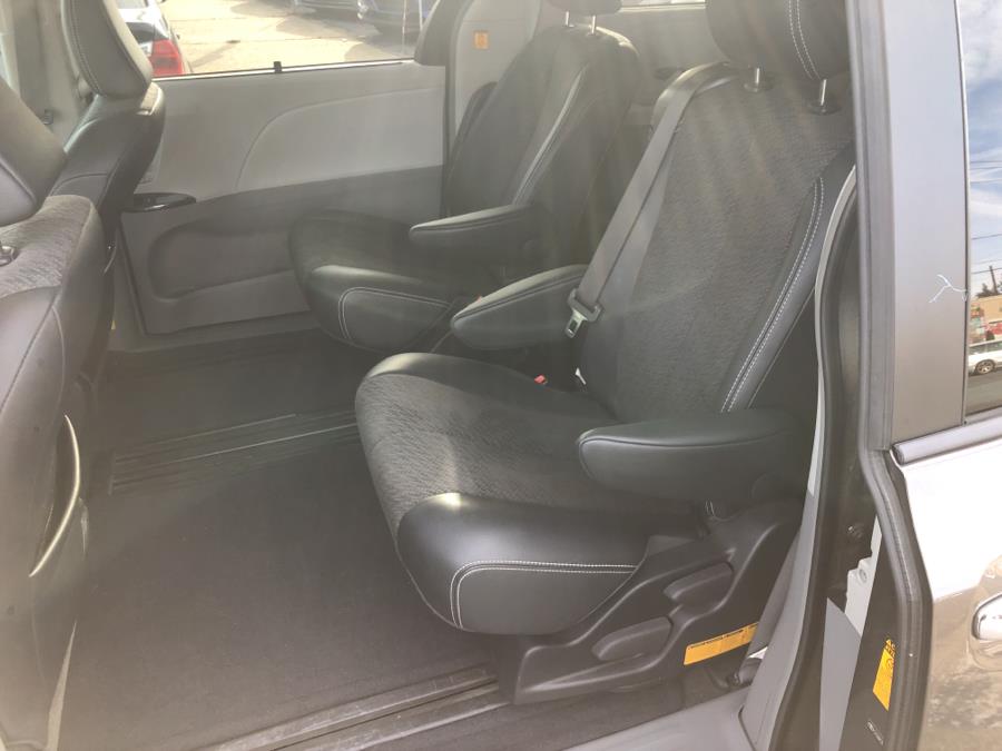 Used Toyota Sienna 5dr 8-Pass Van V6 SE FWD (Natl) 2013 | Signature Auto Sales. Franklin Square, New York Used Toyota Sienna 5dr 8-Pass Van V6 SE FWD (Natl) 2013 | Signature Auto Sales. Franklin Square, New York