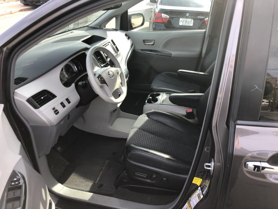 Used Toyota Sienna 5dr 8-Pass Van V6 SE FWD (Natl) 2013 | Signature Auto Sales. Franklin Square, New York Used Toyota Sienna 5dr 8-Pass Van V6 SE FWD (Natl) 2013 | Signature Auto Sales. Franklin Square, New York