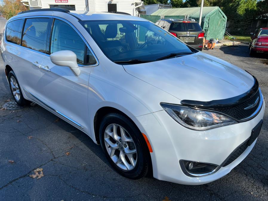 Used Chrysler Pacifica Touring-L FWD 2017 | Mint Auto Sales. Islip, New York Used Chrysler Pacifica Touring-L FWD 2017 | Mint Auto Sales. Islip, New York