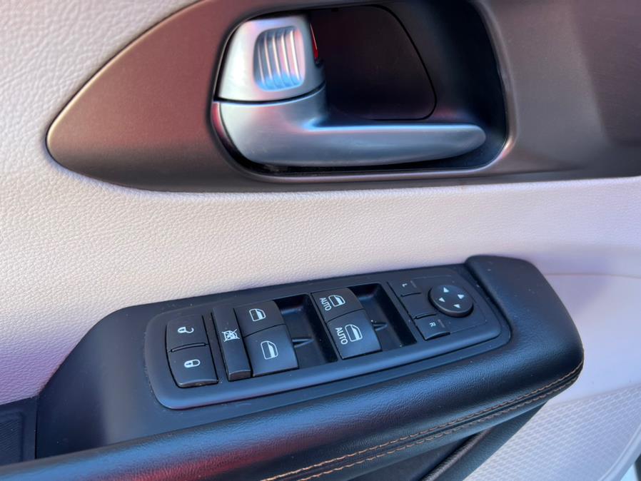 Used Chrysler Pacifica Touring-L FWD 2017 | Mint Auto Sales. Islip, New York Used Chrysler Pacifica Touring-L FWD 2017 | Mint Auto Sales. Islip, New York