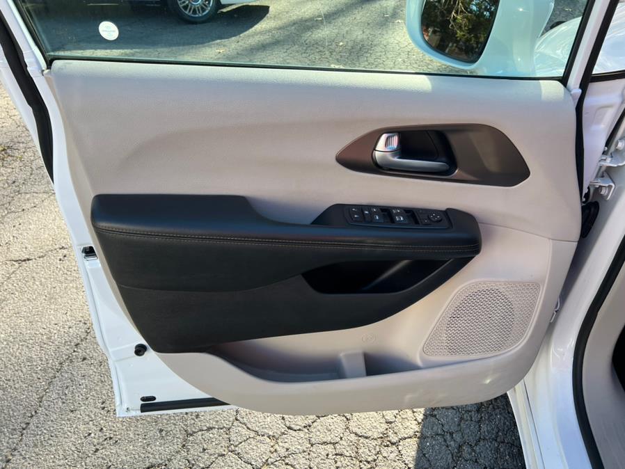 Used Chrysler Pacifica Touring-L FWD 2017 | Mint Auto Sales. Islip, New York Used Chrysler Pacifica Touring-L FWD 2017 | Mint Auto Sales. Islip, New York
