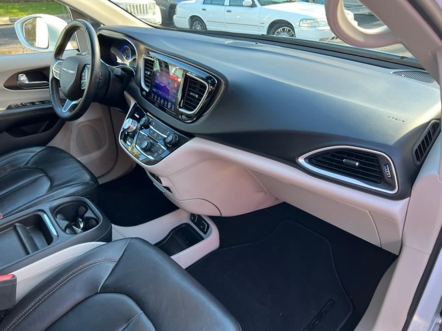 Used Chrysler Pacifica Touring-L FWD 2017 | Mint Auto Sales. Islip, New York Used Chrysler Pacifica Touring-L FWD 2017 | Mint Auto Sales. Islip, New York