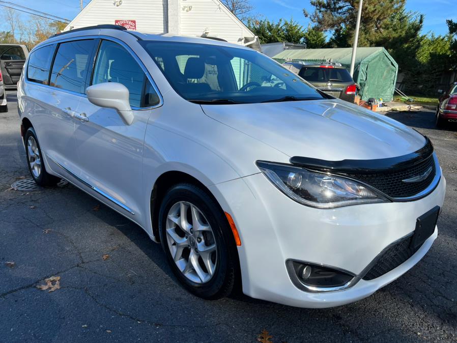 Used Chrysler Pacifica Touring-L FWD 2017 | Mint Auto Sales. Islip, New York Used Chrysler Pacifica Touring-L FWD 2017 | Mint Auto Sales. Islip, New York