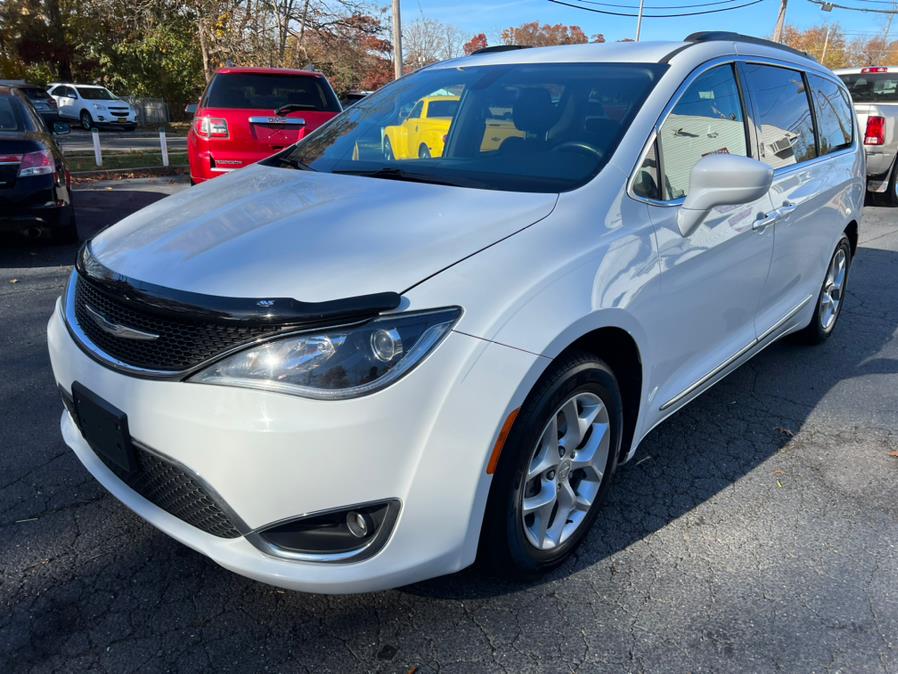 Used Chrysler Pacifica Touring-L FWD 2017 | Mint Auto Sales. Islip, New York Used Chrysler Pacifica Touring-L FWD 2017 | Mint Auto Sales. Islip, New York