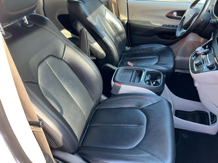 Used Chrysler Pacifica Touring-L FWD 2017 | Mint Auto Sales. Islip, New York Used Chrysler Pacifica Touring-L FWD 2017 | Mint Auto Sales. Islip, New York