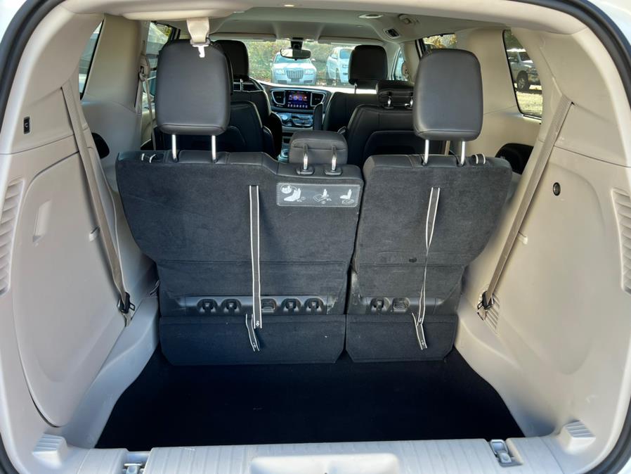 Used Chrysler Pacifica Touring-L FWD 2017 | Mint Auto Sales. Islip, New York Used Chrysler Pacifica Touring-L FWD 2017 | Mint Auto Sales. Islip, New York