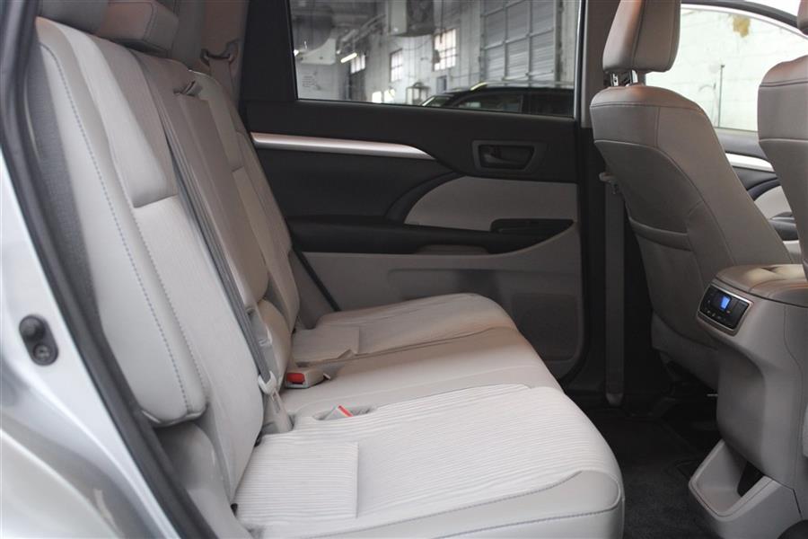 Used Toyota Highlander LE 2018 | Fast Track Motors. Paterson, New Jersey Used Toyota Highlander LE 2018 | Fast Track Motors. Paterson, New Jersey