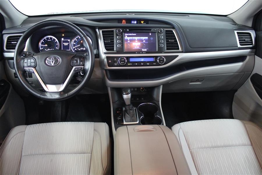 Used Toyota Highlander LE 2018 | Fast Track Motors. Paterson, New Jersey Used Toyota Highlander LE 2018 | Fast Track Motors. Paterson, New Jersey