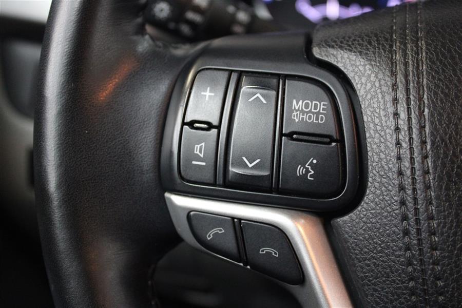Used Toyota Highlander LE 2018 | Fast Track Motors. Paterson, New Jersey Used Toyota Highlander LE 2018 | Fast Track Motors. Paterson, New Jersey