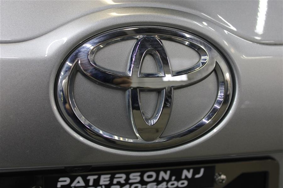 Used Toyota Highlander LE 2018 | Fast Track Motors. Paterson, New Jersey Used Toyota Highlander LE 2018 | Fast Track Motors. Paterson, New Jersey