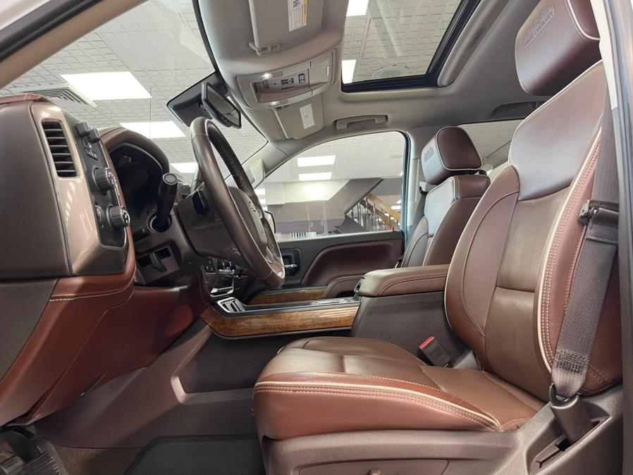 Used Chevrolet Silverado 1500 4WD Crew Cab 143.5" High Country 2017 | Power Motors East. Massapequa Park, New York Used Chevrolet Silverado 1500 4WD Crew Cab 143.5" High Country 2017 | Power Motors East. Massapequa Park, New York
