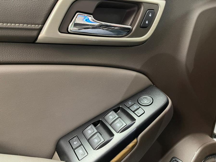 Used GMC Yukon 4WD 4dr Denali 2019 | 5 Towns Drive. Inwood, New York Used GMC Yukon 4WD 4dr Denali 2019 | 5 Towns Drive. Inwood, New York