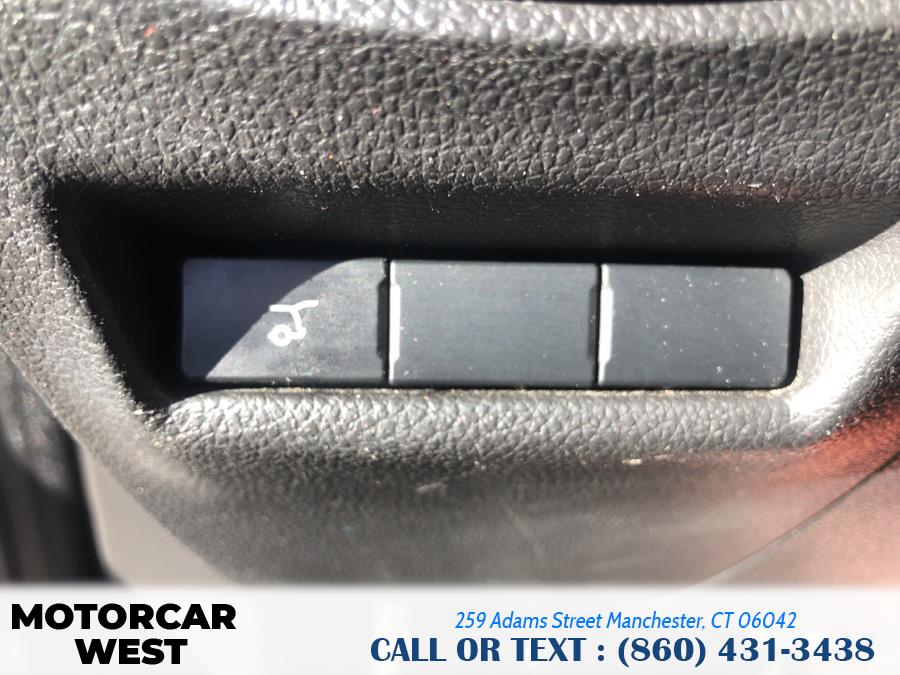 2013 Ford Explorer 4WD 4dr XLT, available for sale in Manchester, Connecticut | Motorcar West. Manchester, Connecticut 2013 Ford Explorer 4WD 4dr XLT, available for sale in Manchester, Connecticut | Motorcar West. Manchester, Connecticut