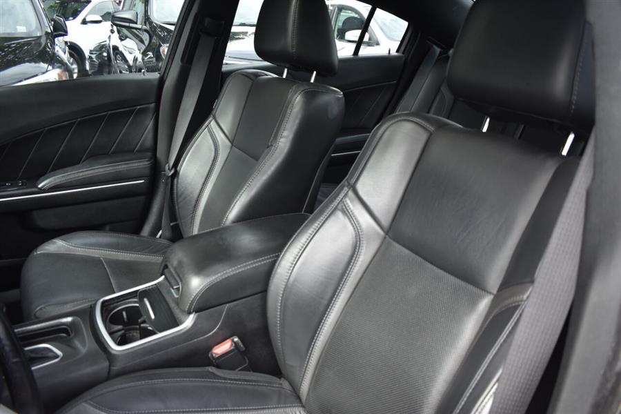Used Dodge Charger SXT Plus 4dr Sedan w/Leather 2018 | Automania. Woodside, New York Used Dodge Charger SXT Plus 4dr Sedan w/Leather 2018 | Automania. Woodside, New York