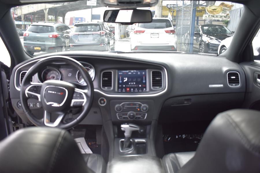 Used Dodge Charger SXT Plus 4dr Sedan w/Leather 2018 | Automania. Woodside, New York Used Dodge Charger SXT Plus 4dr Sedan w/Leather 2018 | Automania. Woodside, New York