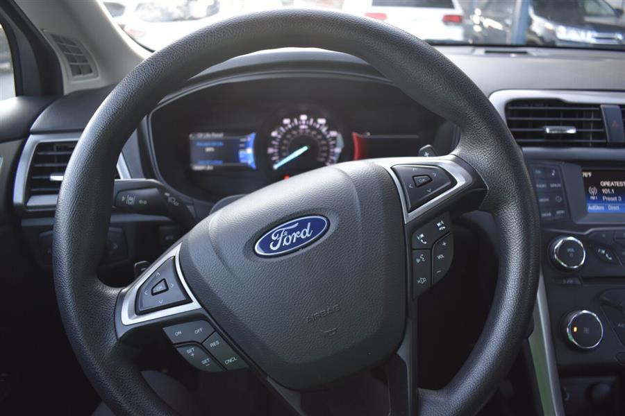 Used Ford Fusion SE 4dr Sedan 2018 | Automania. Woodside, New York Used Ford Fusion SE 4dr Sedan 2018 | Automania. Woodside, New York