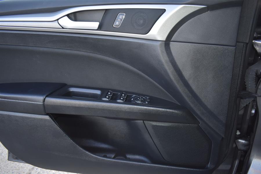 Used Ford Fusion SE 4dr Sedan 2018 | Automania. Woodside, New York Used Ford Fusion SE 4dr Sedan 2018 | Automania. Woodside, New York