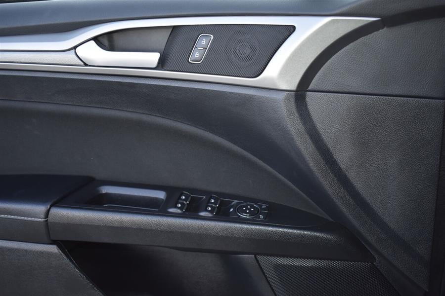 Used Ford Fusion SE 4dr Sedan 2018 | Automania. Woodside, New York Used Ford Fusion SE 4dr Sedan 2018 | Automania. Woodside, New York