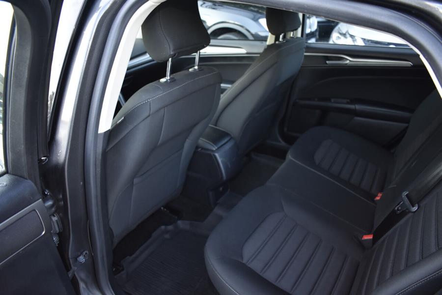 Used Ford Fusion SE 4dr Sedan 2018 | Automania. Woodside, New York Used Ford Fusion SE 4dr Sedan 2018 | Automania. Woodside, New York