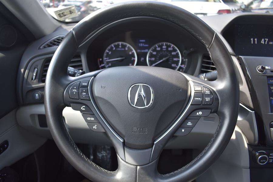 Used Acura Ilx w/Premium 4dr Sedan Package 2018 | Automania. Woodside, New York Used Acura Ilx w/Premium 4dr Sedan Package 2018 | Automania. Woodside, New York