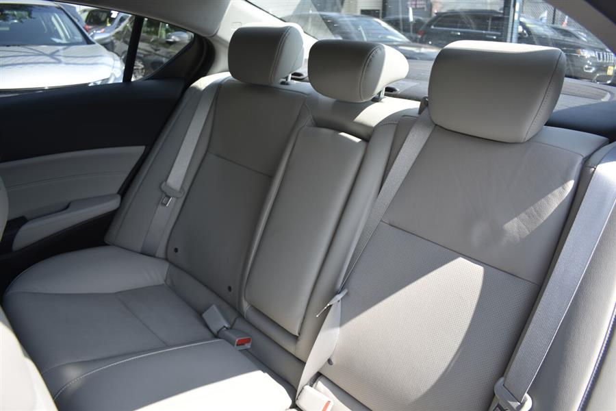 Used Acura Ilx w/Premium 4dr Sedan Package 2018 | Automania. Woodside, New York Used Acura Ilx w/Premium 4dr Sedan Package 2018 | Automania. Woodside, New York