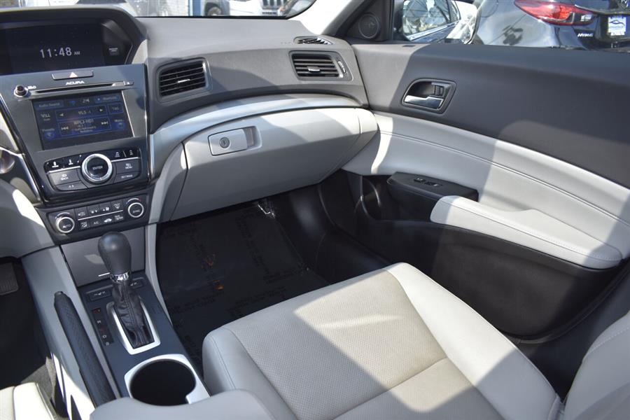 Used Acura Ilx w/Premium 4dr Sedan Package 2018 | Automania. Woodside, New York Used Acura Ilx w/Premium 4dr Sedan Package 2018 | Automania. Woodside, New York