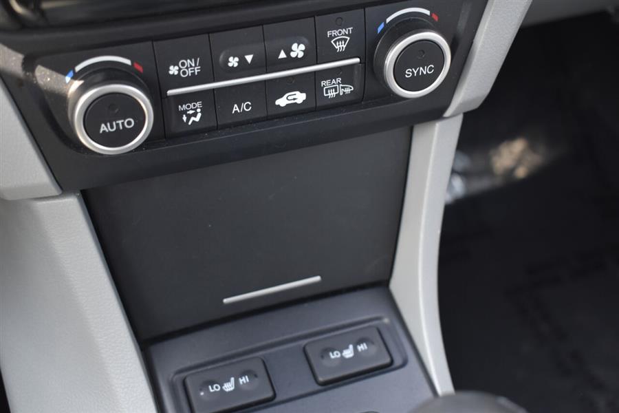 Used Acura Ilx w/Premium 4dr Sedan Package 2018 | Automania. Woodside, New York Used Acura Ilx w/Premium 4dr Sedan Package 2018 | Automania. Woodside, New York