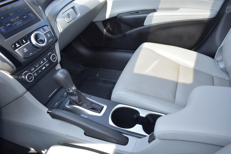 Used Acura Ilx w/Premium 4dr Sedan Package 2018 | Automania. Woodside, New York Used Acura Ilx w/Premium 4dr Sedan Package 2018 | Automania. Woodside, New York