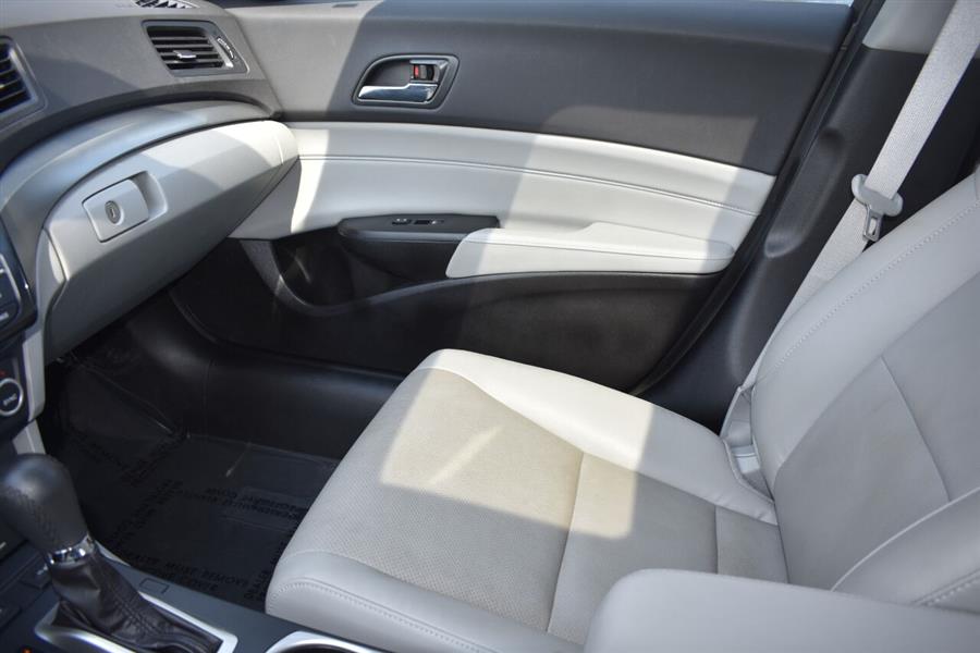 Used Acura Ilx w/Premium 4dr Sedan Package 2018 | Automania. Woodside, New York Used Acura Ilx w/Premium 4dr Sedan Package 2018 | Automania. Woodside, New York