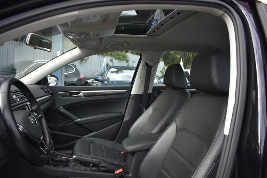 Used Volkswagen Passat 1.8T SE 4dr Sedan 2017 | Automania. Woodside, New York Used Volkswagen Passat 1.8T SE 4dr Sedan 2017 | Automania. Woodside, New York