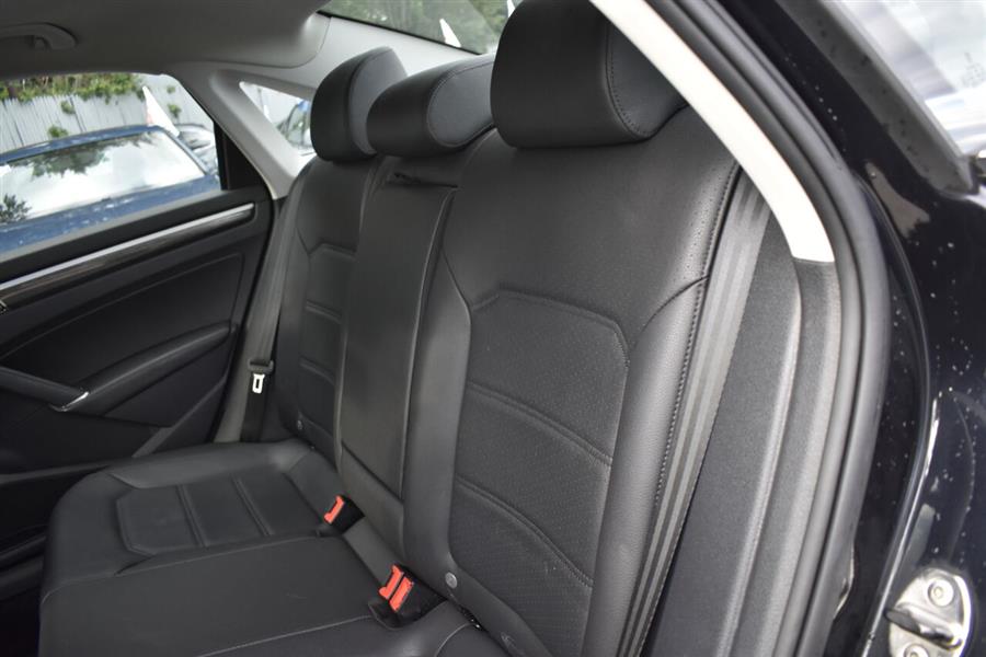 Used Volkswagen Passat 1.8T SE 4dr Sedan 2017 | Automania. Woodside, New York Used Volkswagen Passat 1.8T SE 4dr Sedan 2017 | Automania. Woodside, New York