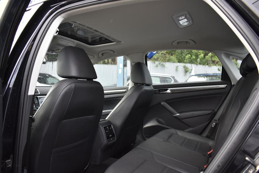 Used Volkswagen Passat 1.8T SE 4dr Sedan 2017 | Automania. Woodside, New York Used Volkswagen Passat 1.8T SE 4dr Sedan 2017 | Automania. Woodside, New York