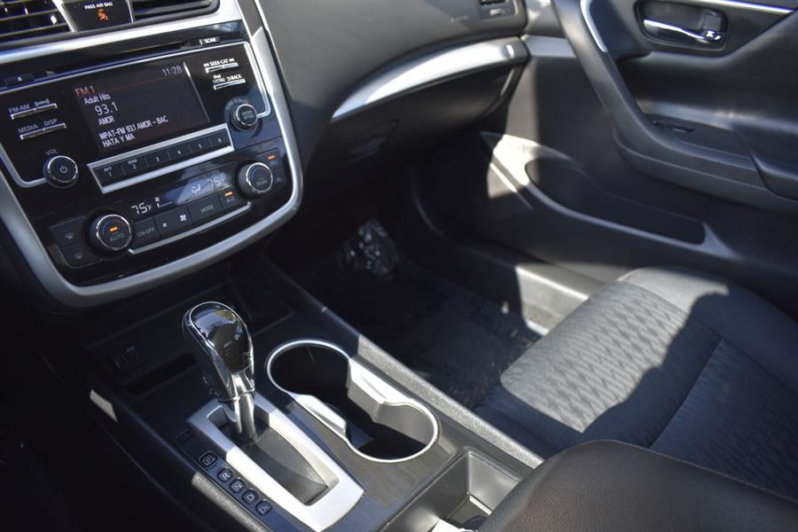 Used Nissan Altima 2.5 SV 4dr Sedan 2018 | Automania. Woodside, New York Used Nissan Altima 2.5 SV 4dr Sedan 2018 | Automania. Woodside, New York