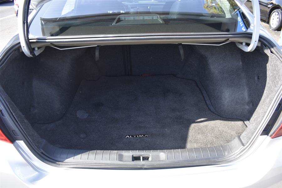 Used Nissan Altima 2.5 SV 4dr Sedan 2018 | Automania. Woodside, New York Used Nissan Altima 2.5 SV 4dr Sedan 2018 | Automania. Woodside, New York