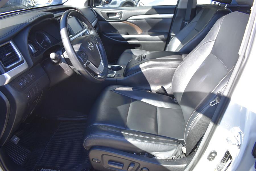 Used Toyota Highlander XLE AWD 4dr SUV 2018 | Automania. Woodside, New York Used Toyota Highlander XLE AWD 4dr SUV 2018 | Automania. Woodside, New York