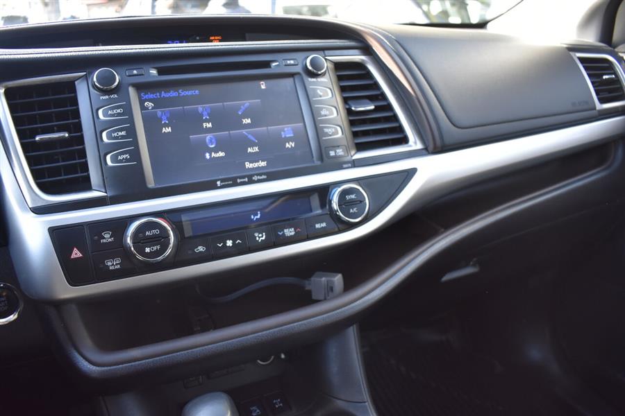 Used Toyota Highlander XLE AWD 4dr SUV 2018 | Automania. Woodside, New York Used Toyota Highlander XLE AWD 4dr SUV 2018 | Automania. Woodside, New York
