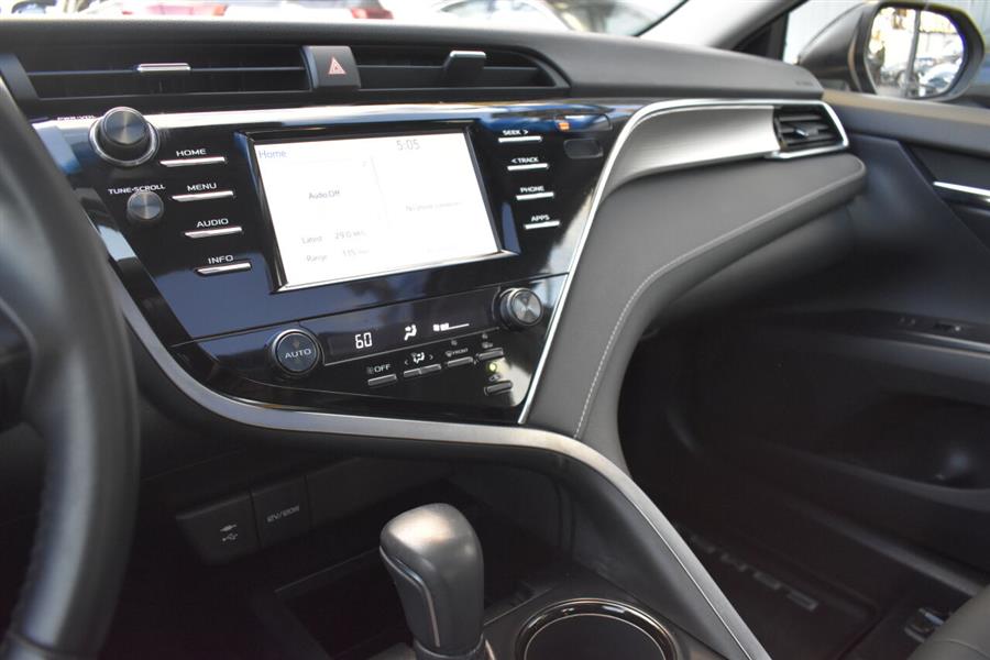 Used Toyota Camry SE 4dr Sedan 2018 | Automania. Woodside, New York Used Toyota Camry SE 4dr Sedan 2018 | Automania. Woodside, New York