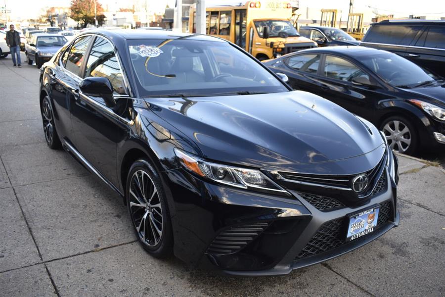 Used Toyota Camry SE 4dr Sedan 2018 | Automania. Woodside, New York Used Toyota Camry SE 4dr Sedan 2018 | Automania. Woodside, New York