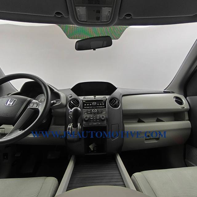 2015 Honda Pilot 4WD 4dr LX, available for sale in Naugatuck, Connecticut | J&M Automotive Sls&Svc LLC. Naugatuck, Connecticut 2015 Honda Pilot 4WD 4dr LX, available for sale in Naugatuck, Connecticut | J&M Automotive Sls&Svc LLC. Naugatuck, Connecticut