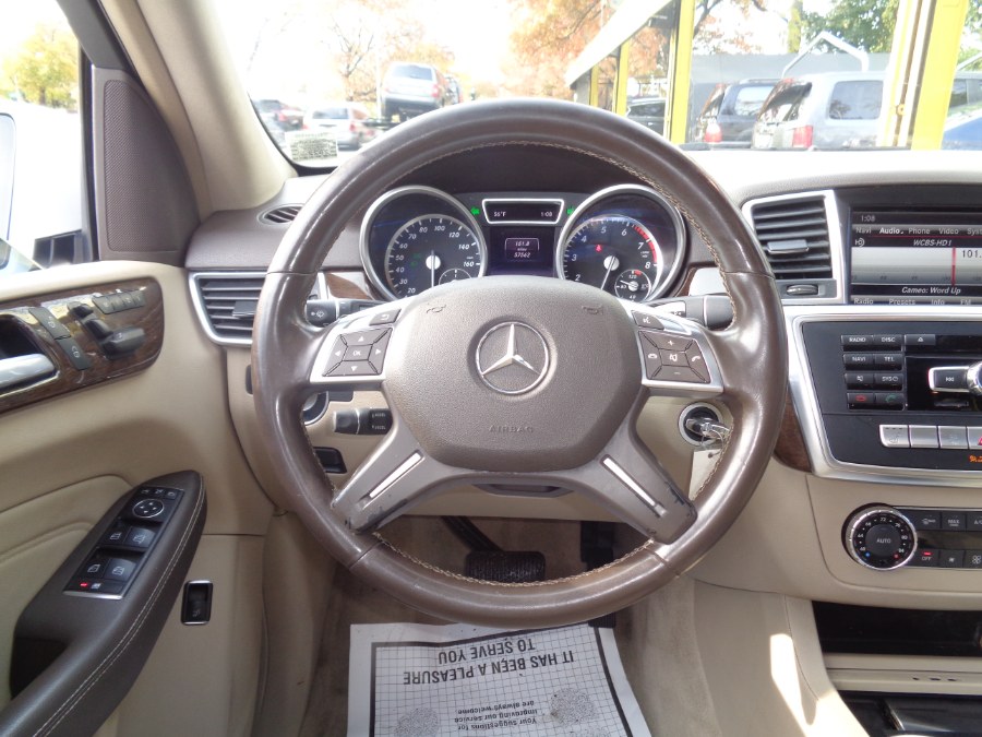2015 Mercedes-Benz ML350 4MATIC, LOW MILES!, available for sale in Elmont, New York | Sunrise of Elmont. Elmont, New York 2015 Mercedes-Benz ML350 4MATIC, LOW MILES!, available for sale in Elmont, New York | Sunrise of Elmont. Elmont, New York