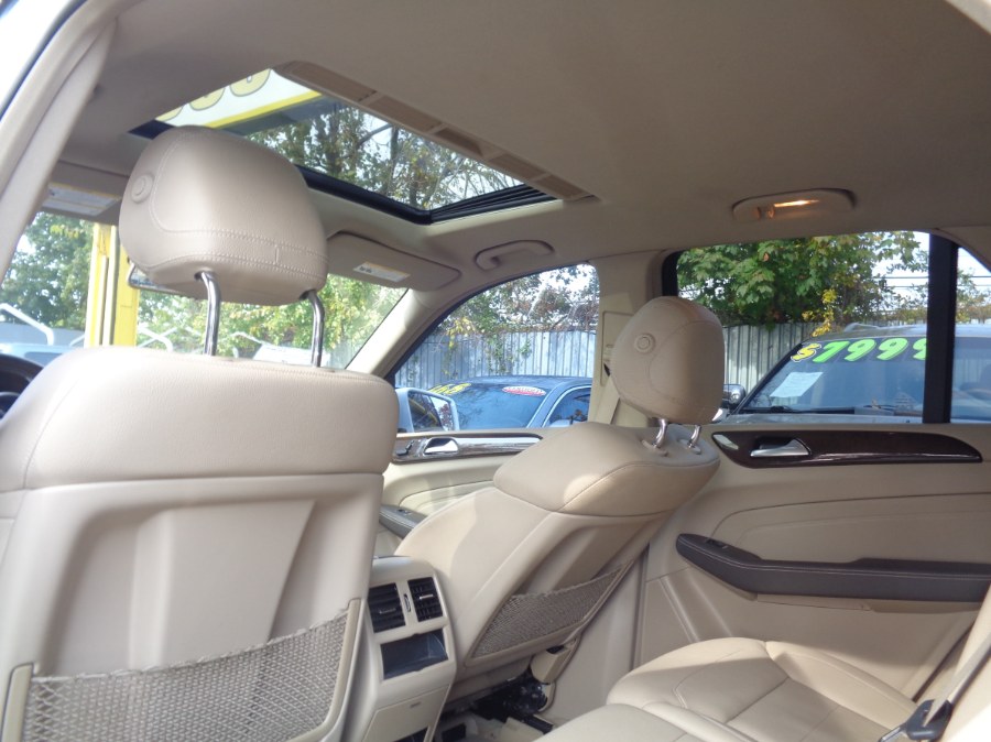 2015 Mercedes-Benz ML350 4MATIC, LOW MILES!, available for sale in Elmont, New York | Sunrise of Elmont. Elmont, New York 2015 Mercedes-Benz ML350 4MATIC, LOW MILES!, available for sale in Elmont, New York | Sunrise of Elmont. Elmont, New York
