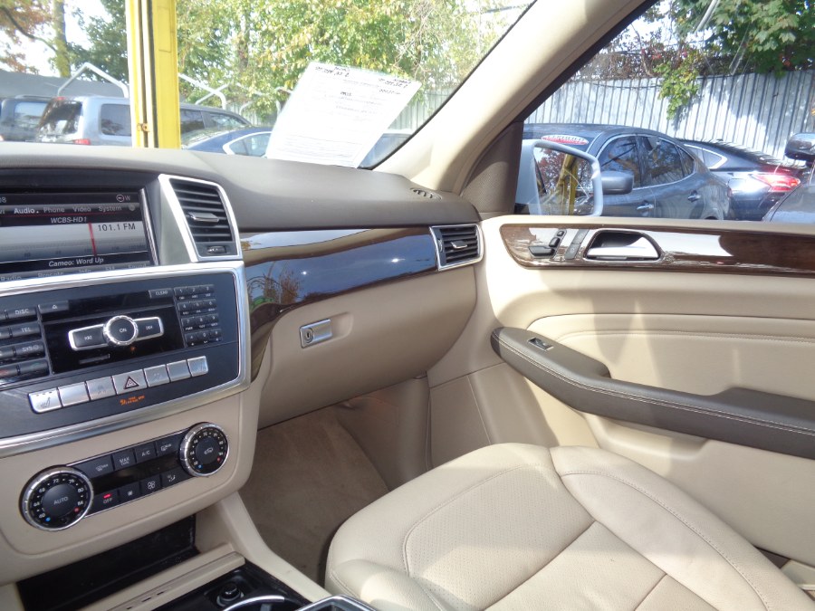 2015 Mercedes-Benz ML350 4MATIC, LOW MILES!, available for sale in Elmont, New York | Sunrise of Elmont. Elmont, New York 2015 Mercedes-Benz ML350 4MATIC, LOW MILES!, available for sale in Elmont, New York | Sunrise of Elmont. Elmont, New York
