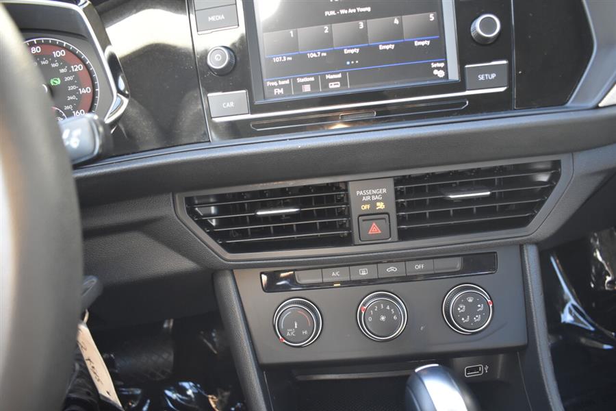 Used Volkswagen Jetta 1.4T S 4dr Sedan 8A 2019 | Automania. Woodside, New York Used Volkswagen Jetta 1.4T S 4dr Sedan 8A 2019 | Automania. Woodside, New York
